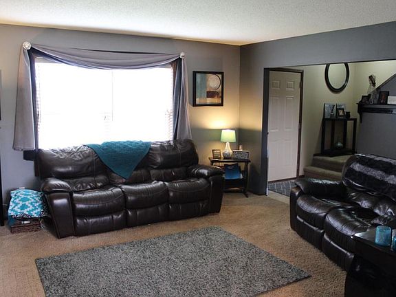 3rd image of 1020 Sequoia Ave