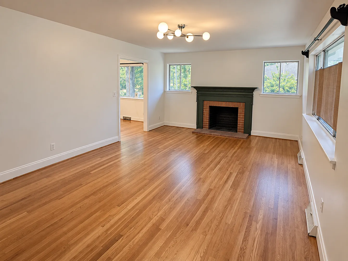 3 bed, 1400 sqft, $2,395 — Photo 2