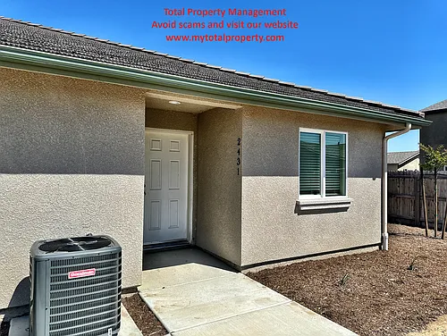 2431 Oakmont Cir Photo 1