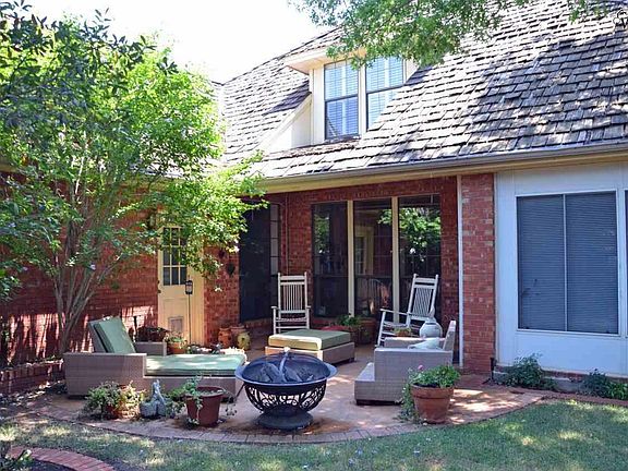 5th image of 2422 Marika Cir