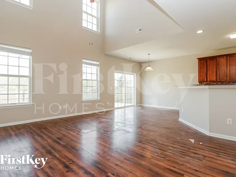 223 Silk Oak Dr — Photo 3