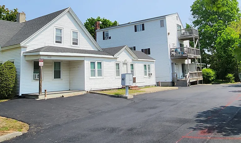 1180 Main St #1 — Photo 11