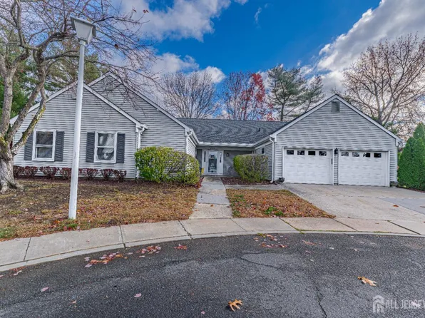 670 Windgate Ct #A, Monroe Township, NJ 08831
