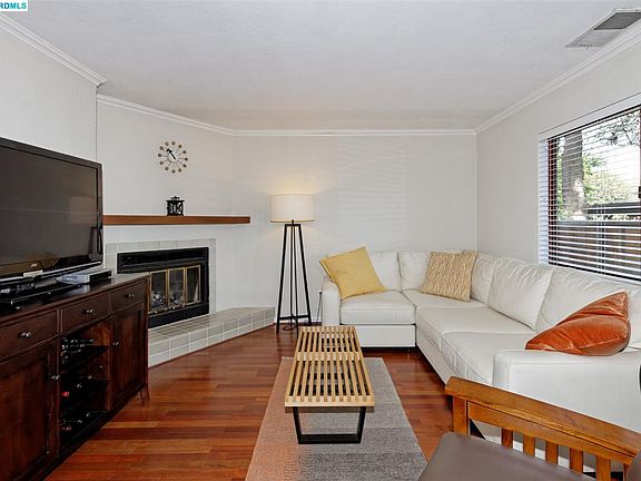 5th image of 2340 Westcliffe Ln APT I