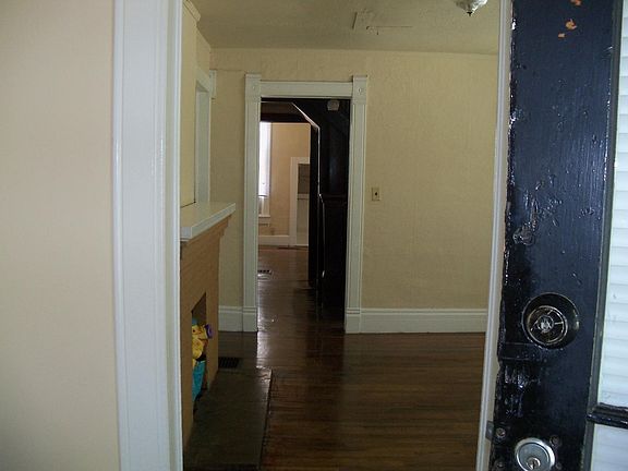 2nd image of 500 S Poplar St