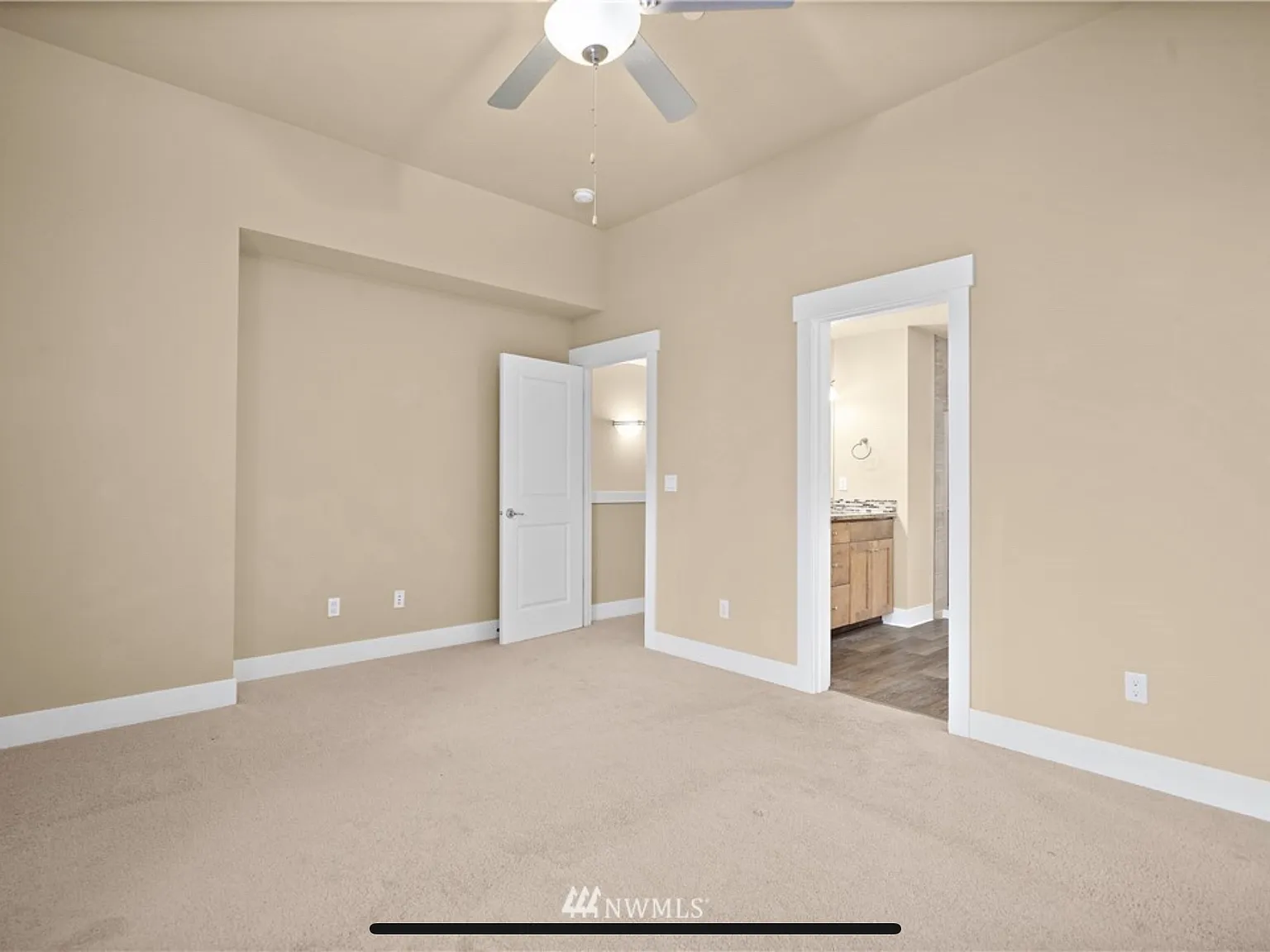 2 bed, 1430 sqft, $3,400 — Photo 3
