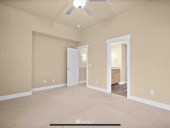 3rd image of 900 228th Ave NE Unit 5B