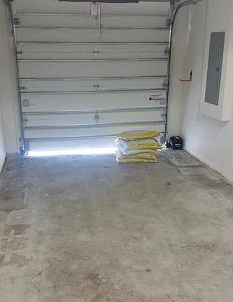 5th image of 917 NW 104th Ave