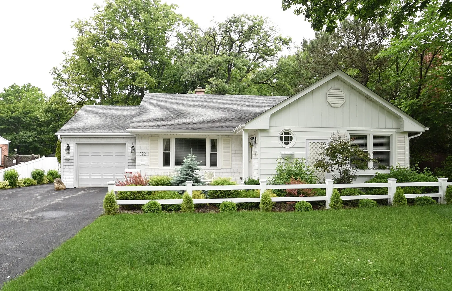322 Ravine Park Dr photo 1