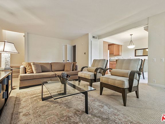 4th image of 2528 Arizona Ave APT 2