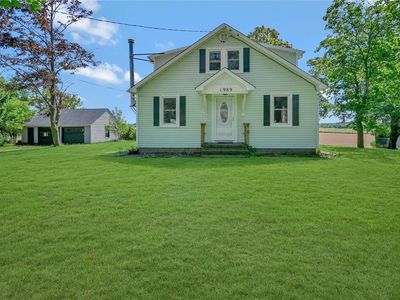 1989 Sound Avenue, Calverton, NY, 11933