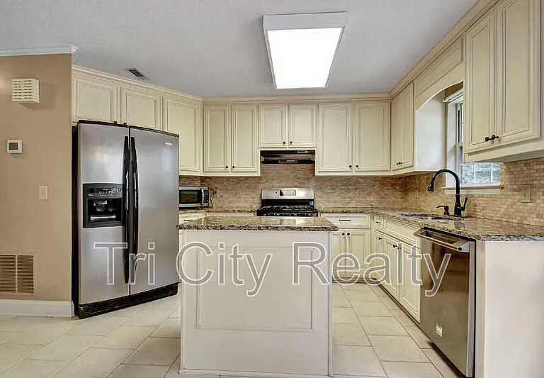 49 Montrose Ln — Photo 33