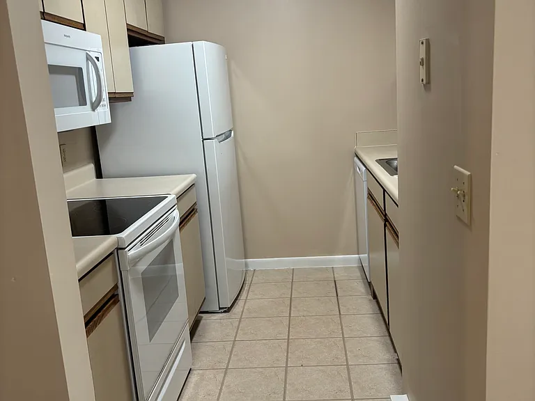 9 Apache Dr #D — Photo 2