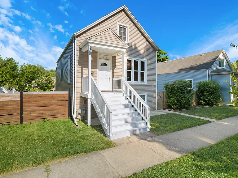 1513 Clinton Ave — Photo 12