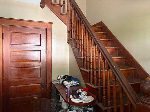 2nd image of 6 High Street