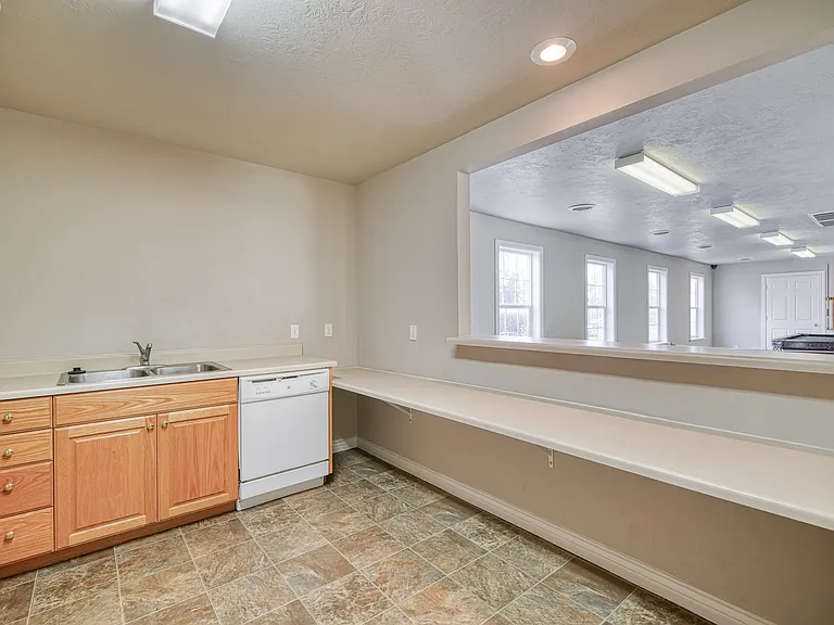 Stone Brook Apartments — Photo 37