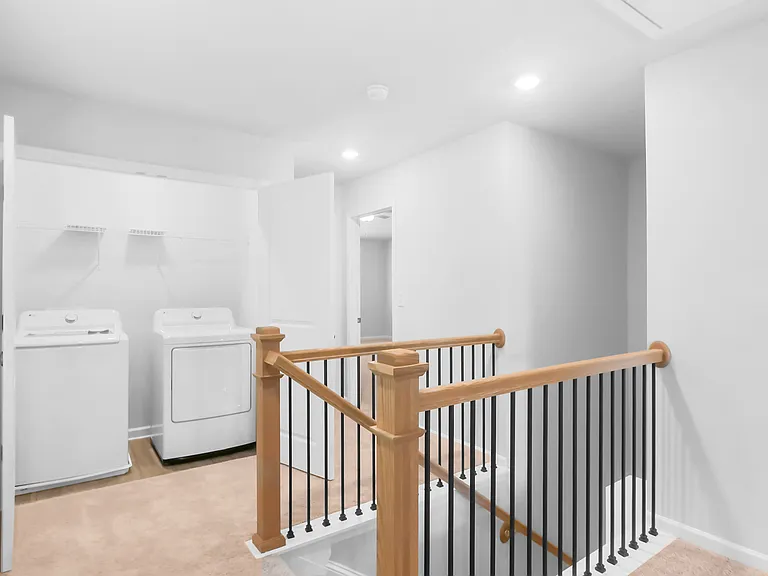 371 Lanier Cir — Photo 9