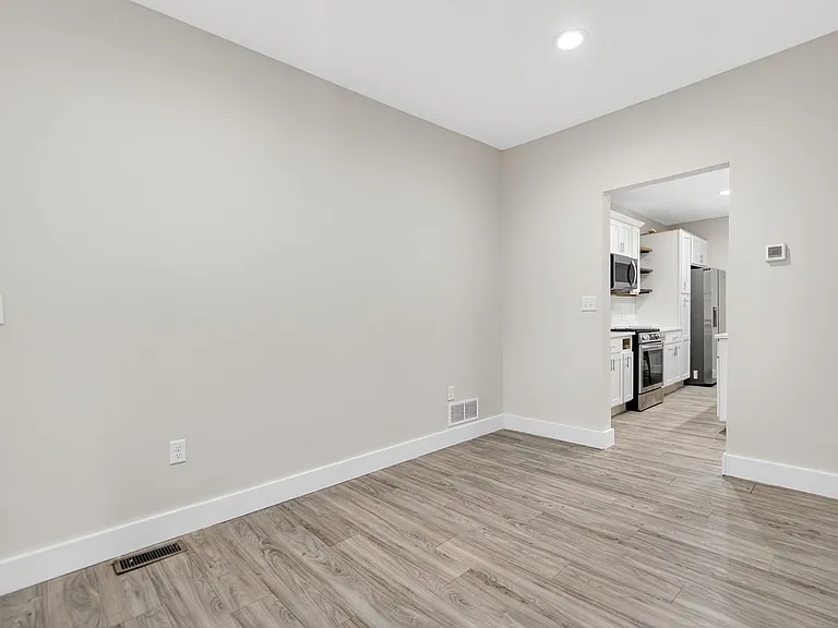 516 Carolyn Ave — Photo 12