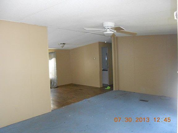 3rd image of 383 Oakridge Dr
