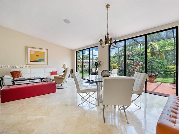 4th image of 3769 Alcantara Ave #3769