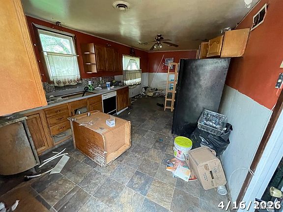 4th image of 1131 Walnut Dr