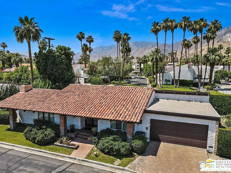 1347 Primavera Dr — Photo 57