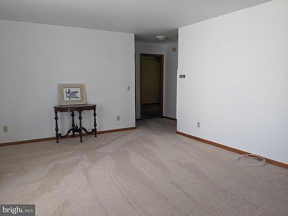 4th image of 420 Glenburn Ave