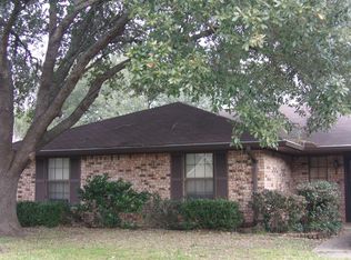 165 S Lynnwood St, La Grange, TX 78945