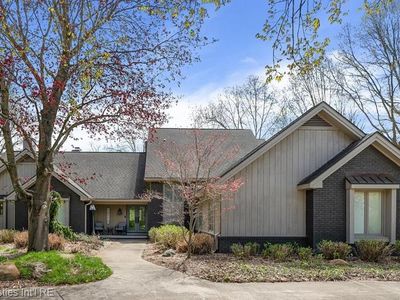 1071 Woodbridge Ln, Rochester, MI, 48306