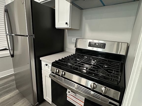 3rd image of 2120 S Fairfield Ave #1F