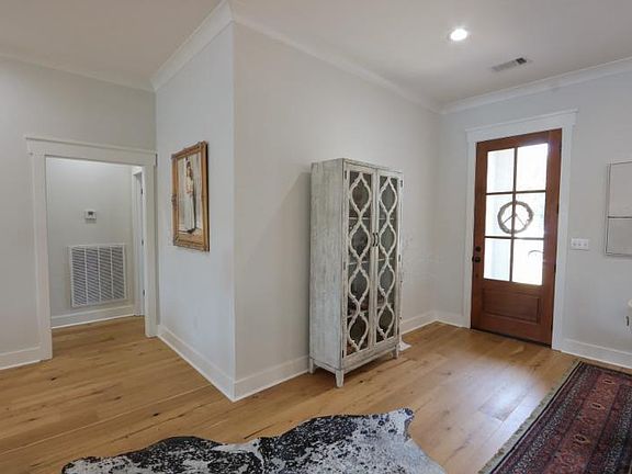 4th image of 170 Ridgeway Dr