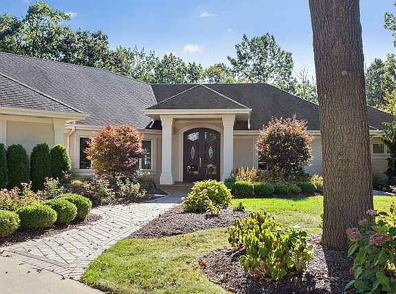 4th image of 14025 W Austrian Ct