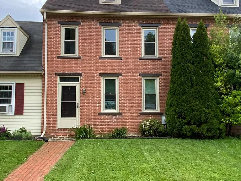 223 Cross Keys Dr — Photo 1