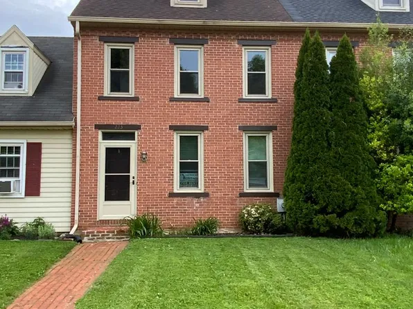 223 Cross Keys Dr, Strasburg, PA 17579