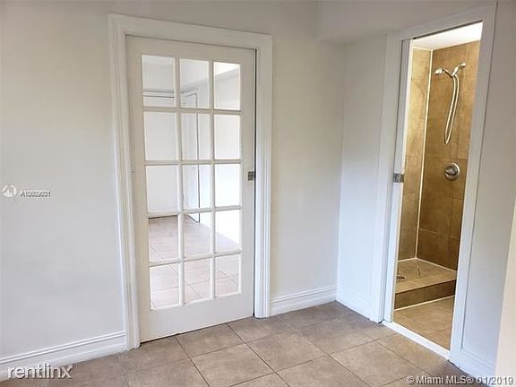 2nd image of 1053 Michigan Ave APT 6