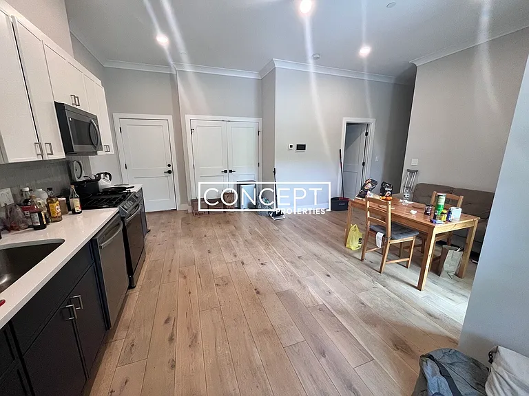 157 Everett St #203 — Photo 3