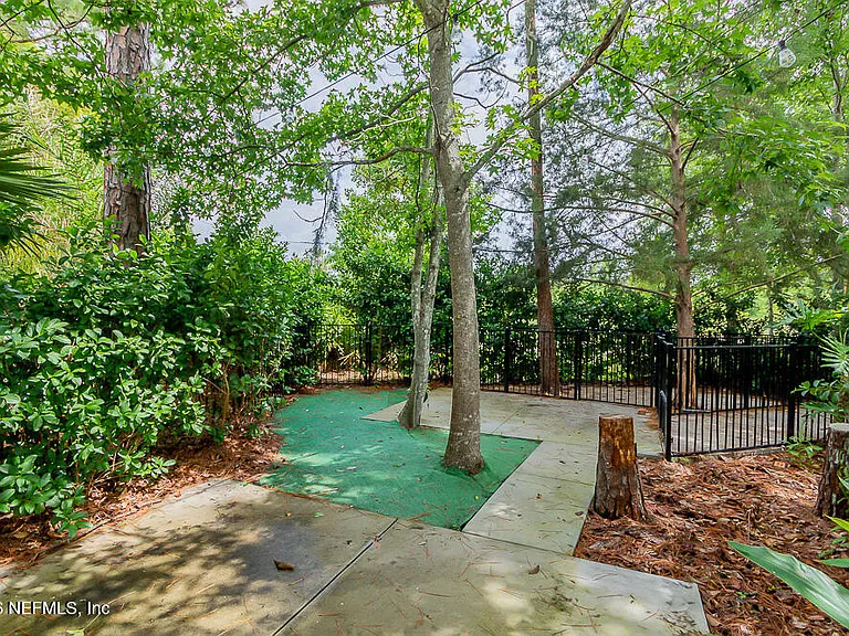 1770 Victoria Chase Ct — Photo 28