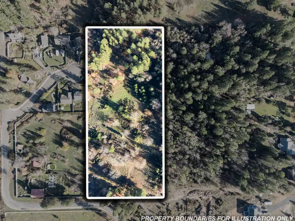 681 Daisy Hill Rd, Cave Junction, OR 97523