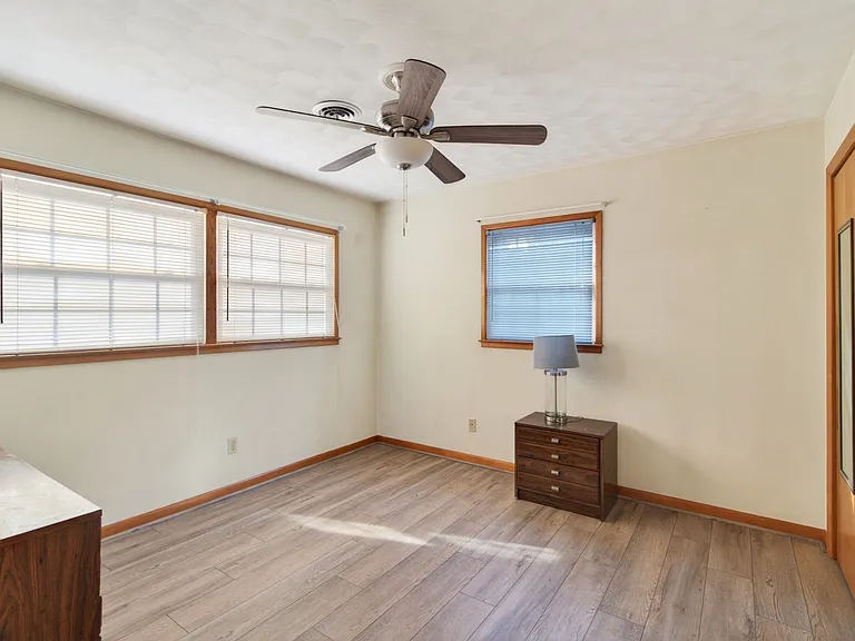 33 Tanglewood Dr — Photo 6