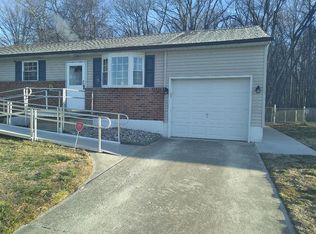 33 Ridge Dr, New Castle, DE 19720