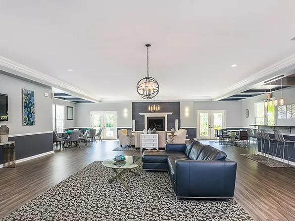 The Meadows Apartment Homes IL