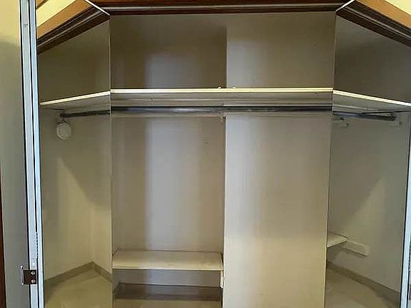 5th image of 28 Bay 28 St #2B