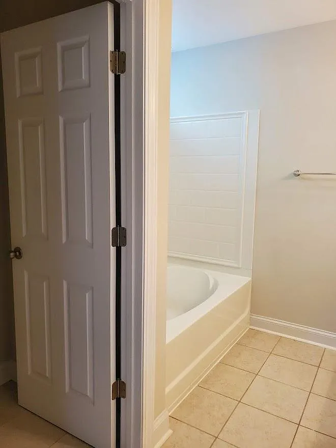 3 bed, 2.5 bath, 1888 sqft, $2,550 — Photo 1