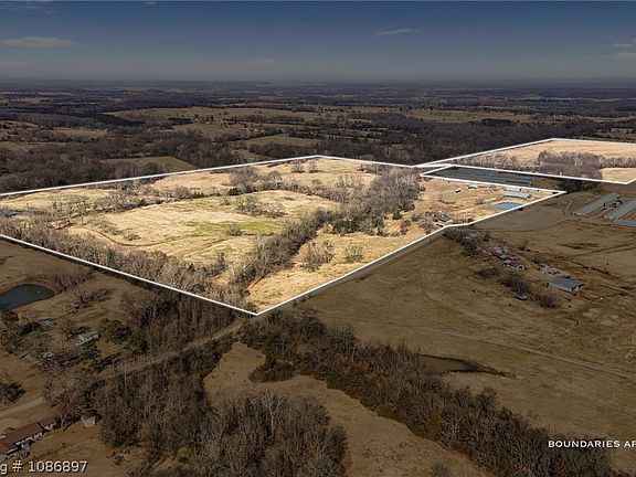 3rd image of 647 N Sixhalf Mile Rd