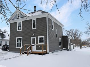 614 1st St, Traer, IA