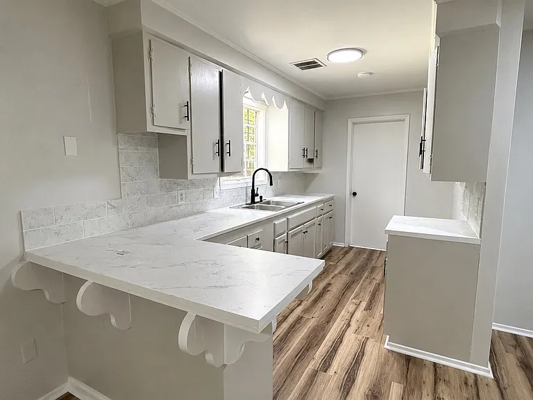 4953 Rosehaven Dr — Photo 3
