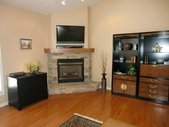 3rd image of 226428 Kingbird Ave