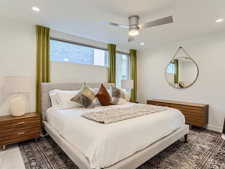 1608 Irving St #4 — Photo 15