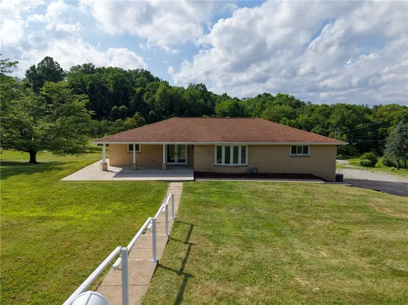 116 Bashforth Dr, Jeannette, PA 15644