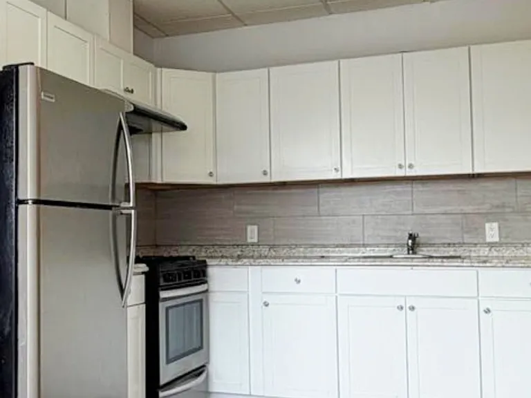 1 W Columbia Ave #5 — Photo 1